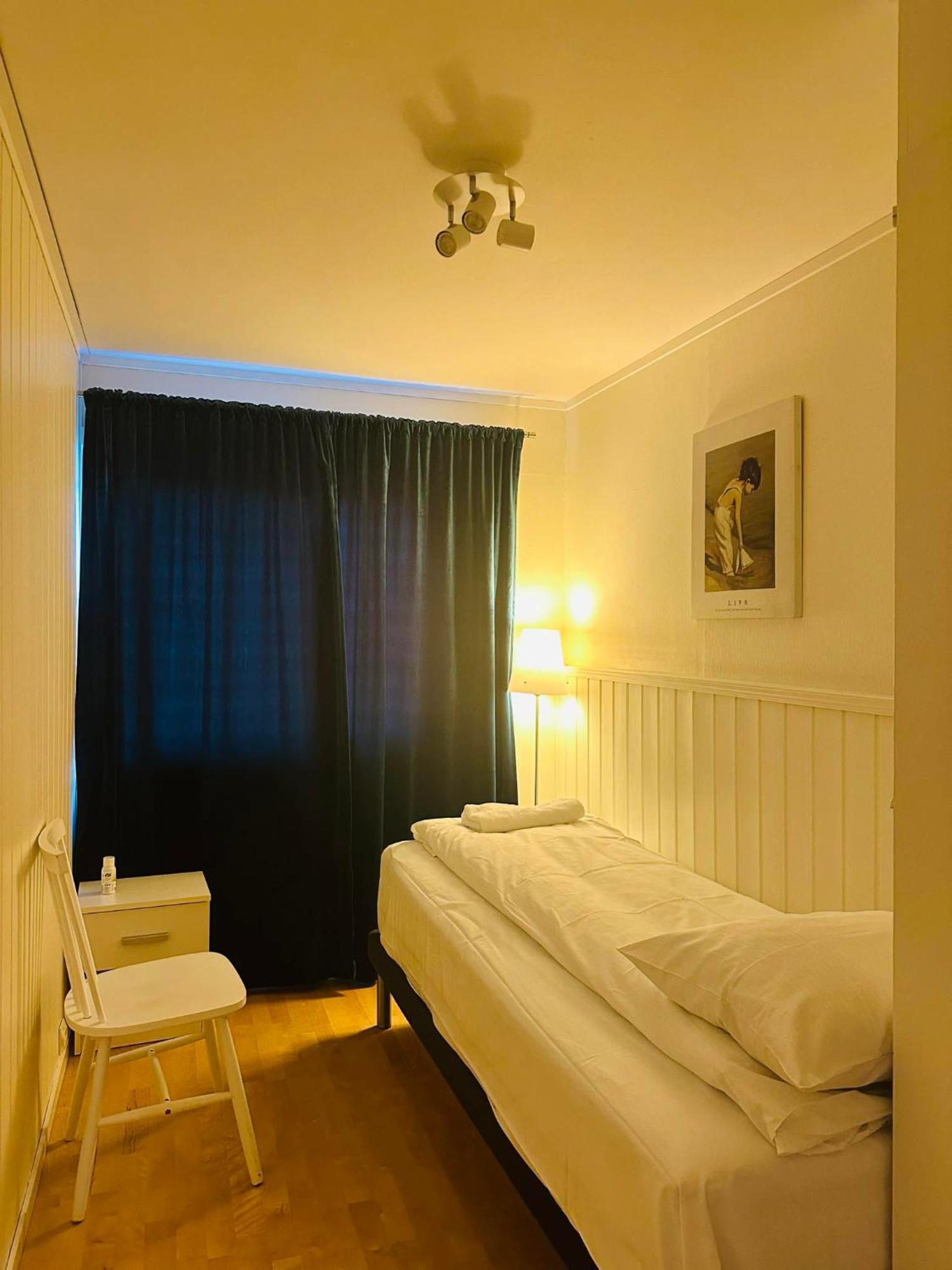 Arctic Inn, Cozy Single Bed Private Room In A Shared Apartment With Stunning Tromso Views 외부 사진