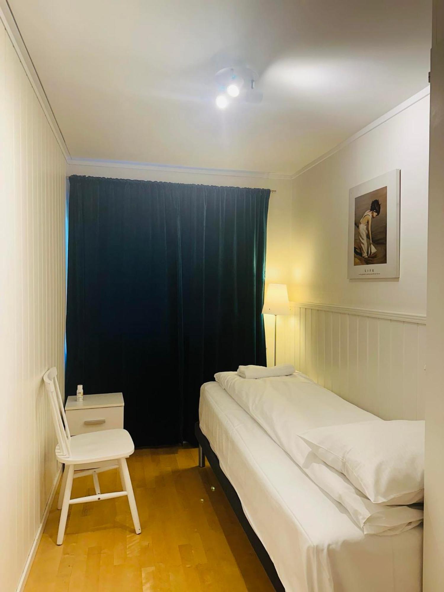 Arctic Inn, Cozy Single Bed Private Room In A Shared Apartment With Stunning Tromso Views 외부 사진